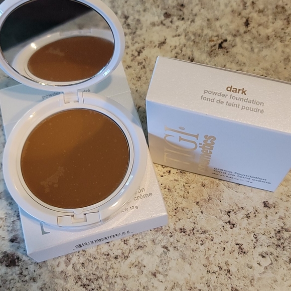 TIGI Dark Powder Foundation - Picture 1 of 1